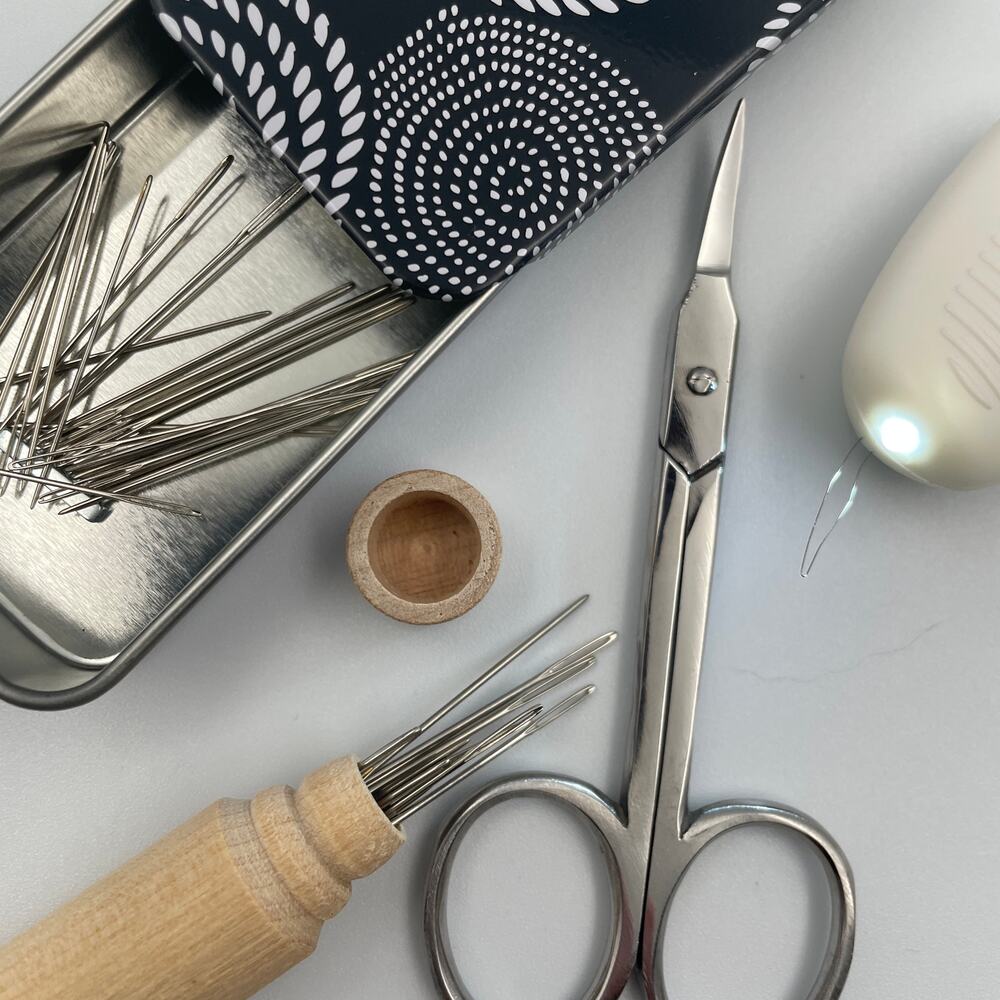 Cross Stitch Supplies Lot Embroidery scissors MANY needles lighted threader